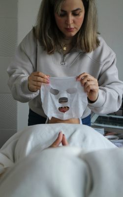 kimia-kazemi-kc2pOyYeeQE-unsplash